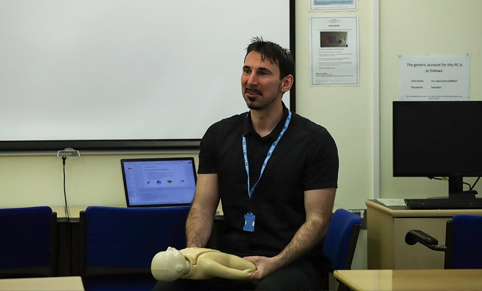 how can you become a first aid instructor 